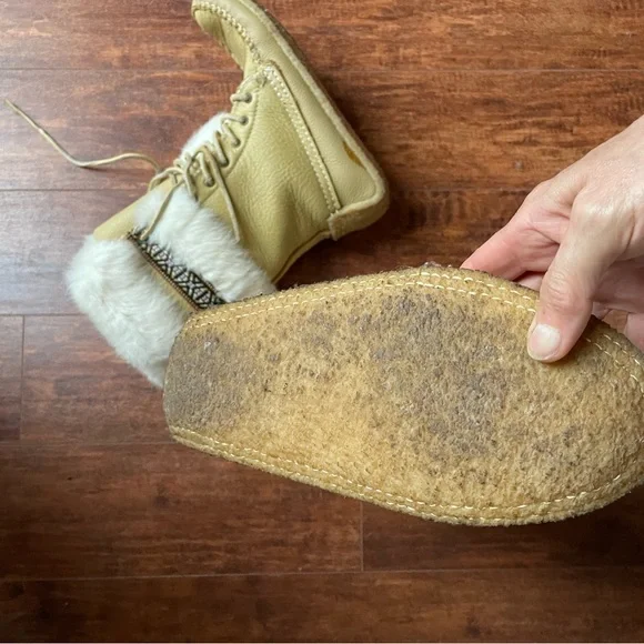 On Hold 🌼 Sz8 handmade leather moccasins with fur vintage better than UGG!! - Picture 8 of 10